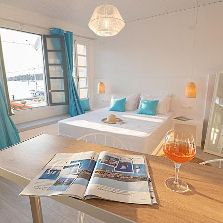 The White Rose Apartment Πόρος Εξωτερικό φωτογραφία